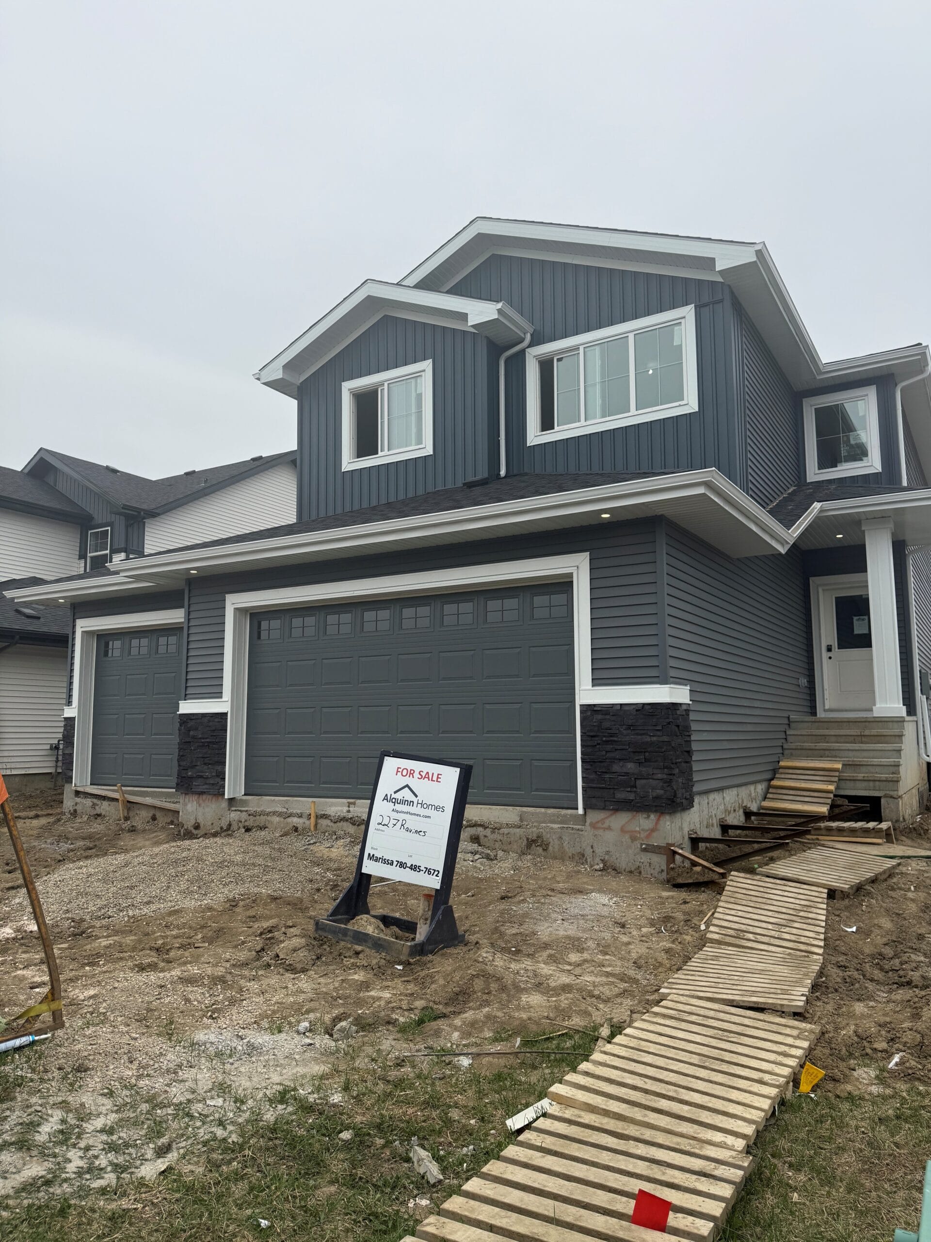 227 Ravine – Samantha