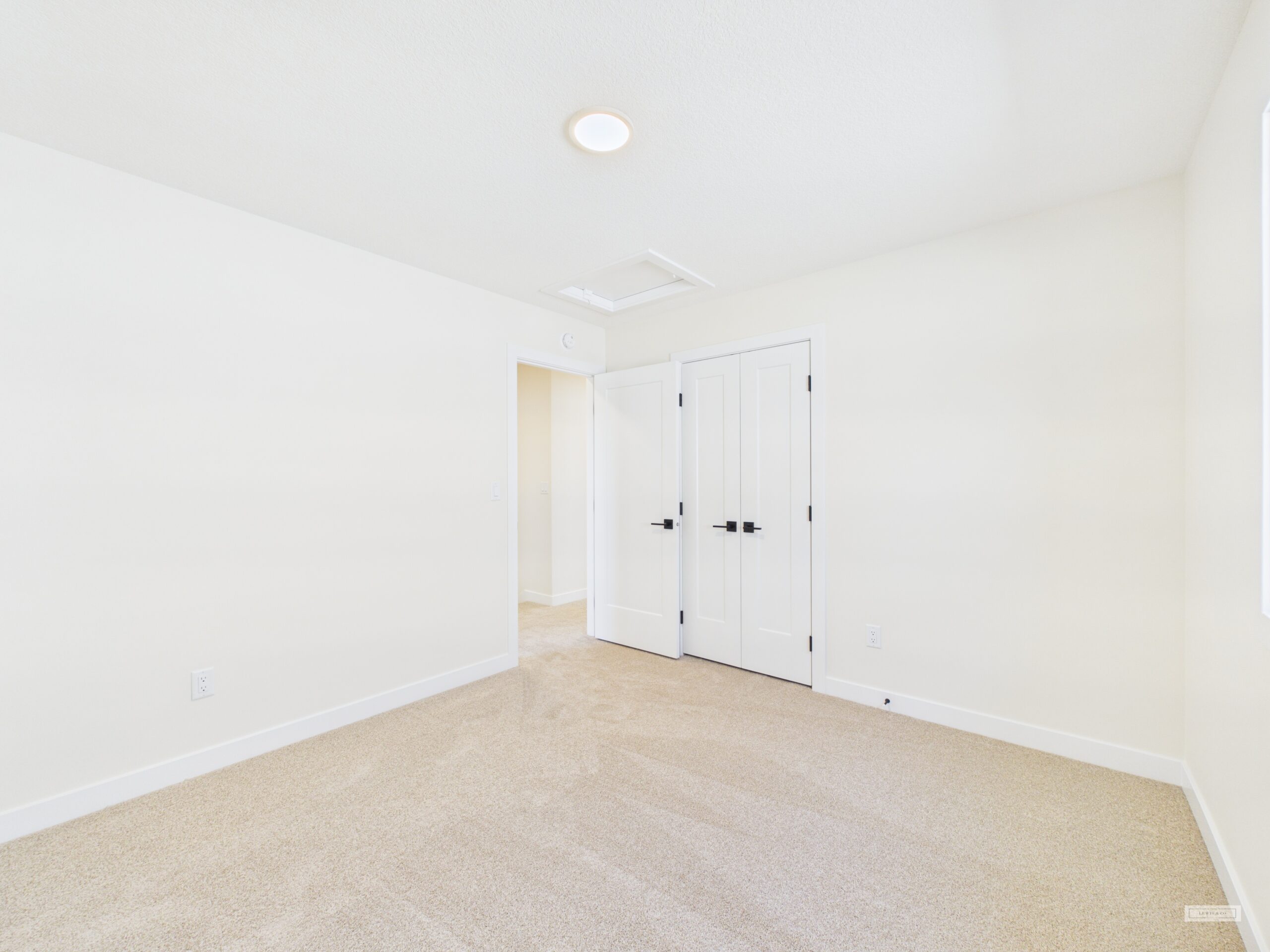 CAM06237G6-PR0017-STILL011