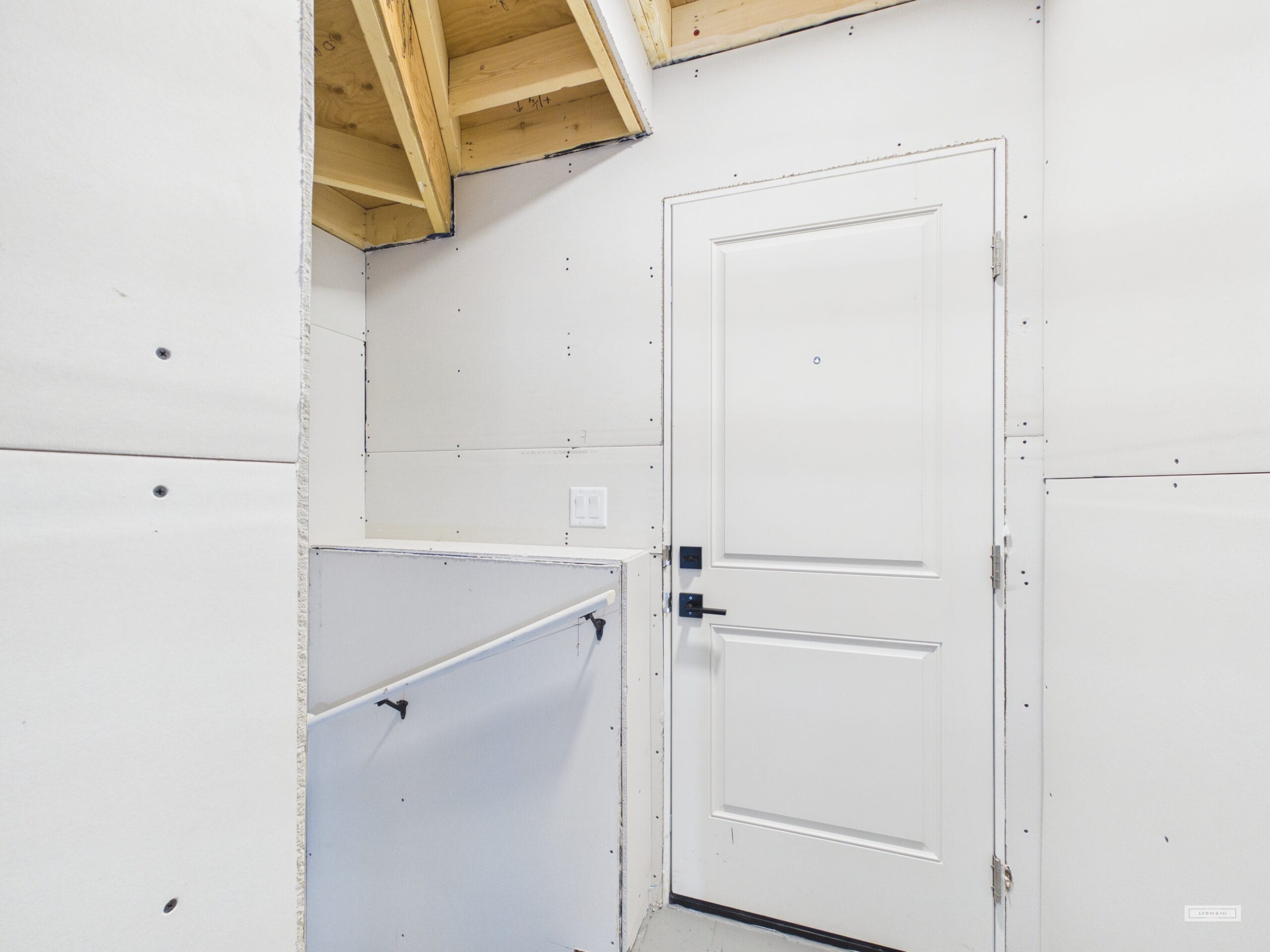 CAM06237G6-PR0017-STILL045